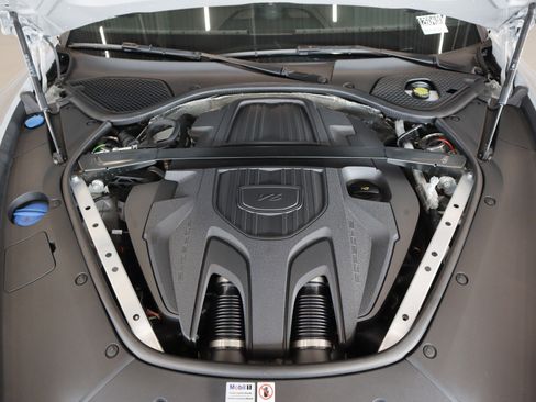 Used 2025 Porsche Panamera image 28