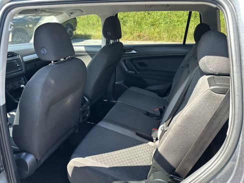 Used 2018 Volkswagen Tiguan S image 31