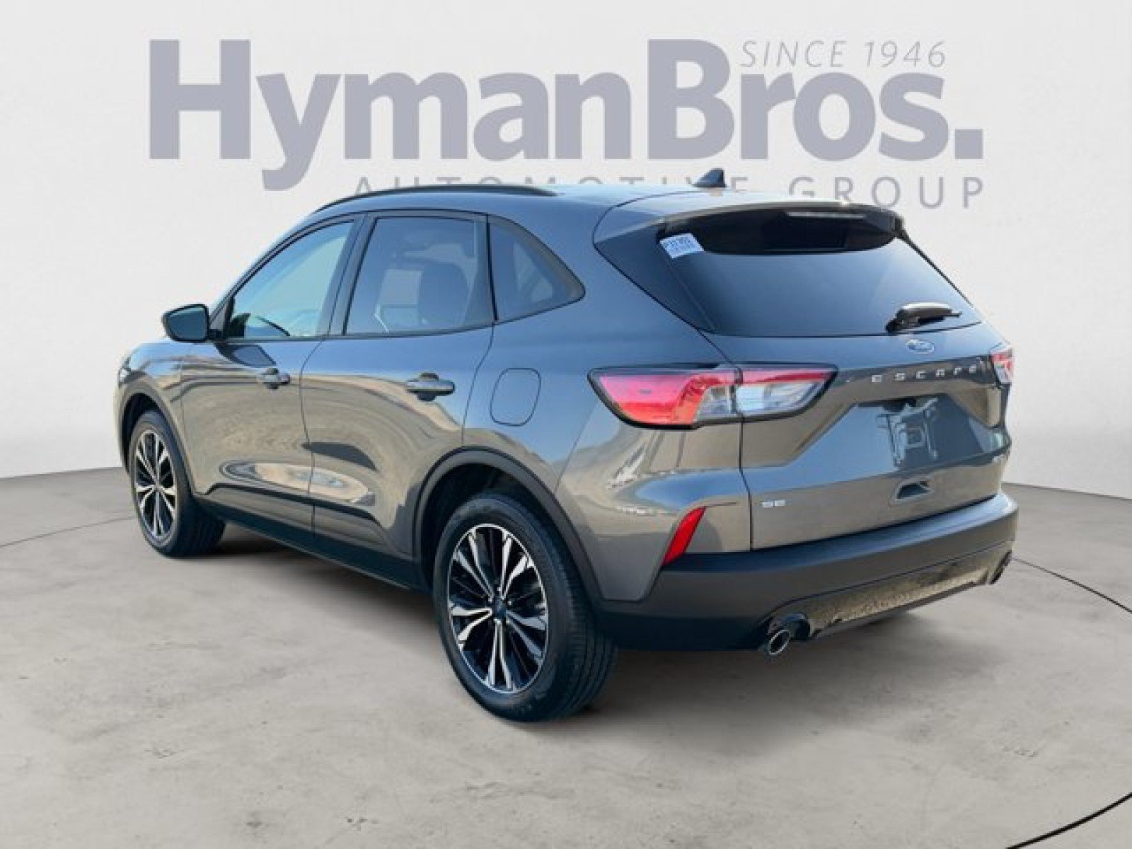 Used 2022 Ford Escape SE w/ SE Sport Appearance Package AWD/4WD image 5