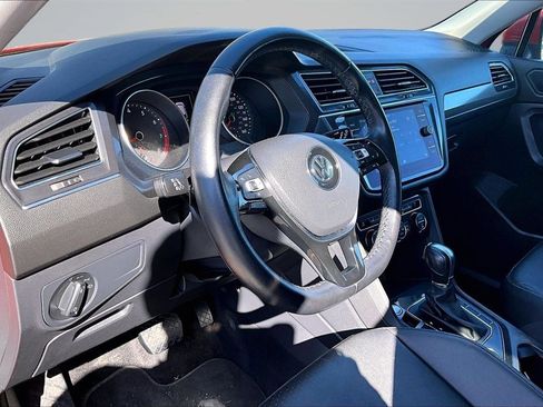 Used 2019 Volkswagen Tiguan SE image 17