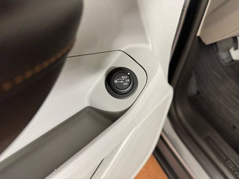 Used 2019 GMC Terrain SLT w/ Preferred Package image 18