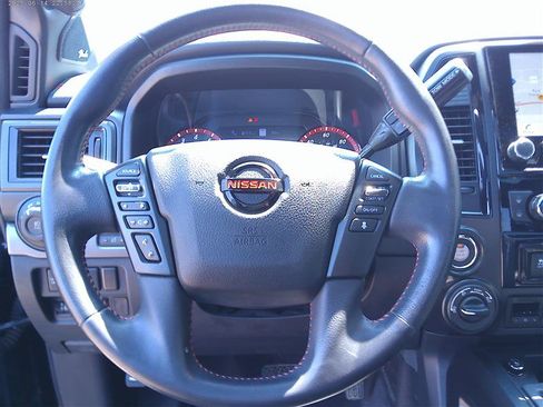 Used 2022 Nissan Titan PRO-4X w/ Pro-4x Convenience Package AWD/4WD image 12