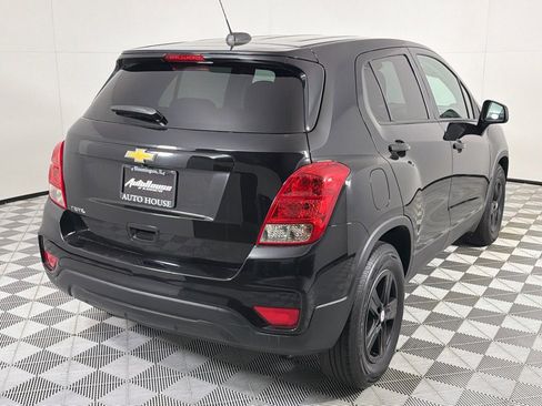 Used 2020 Chevrolet Trax LS w/ Tint and Cruise Package FWD image 5