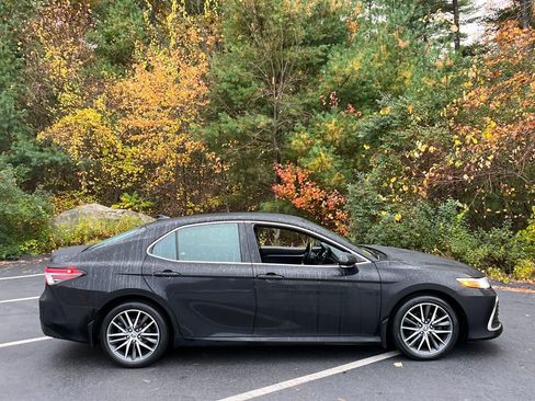 Used 2023 Toyota Camry XLE image 6