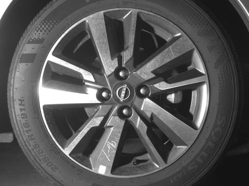 Used 2025 Nissan Versa SV image 13