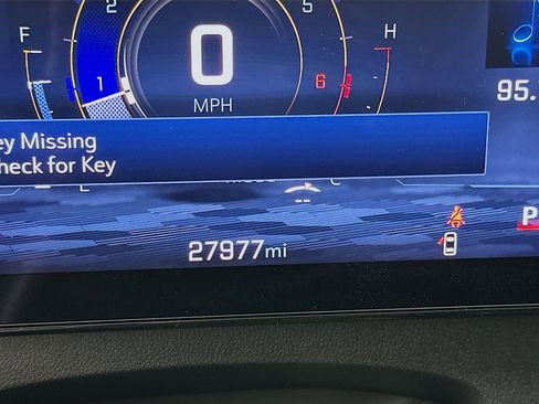 Used 2025 Chevrolet Traverse LT image 19