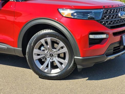 Certified 2022 Ford Explorer XLT w/ Equipment Group 202A image 6