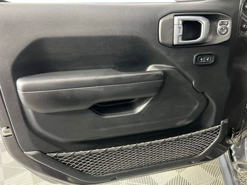 Used 2021 Jeep Wrangler Unlimited Rubicon image 24