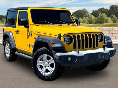 Used 2019 Jeep Wrangler Sport AWD/4WD image 2