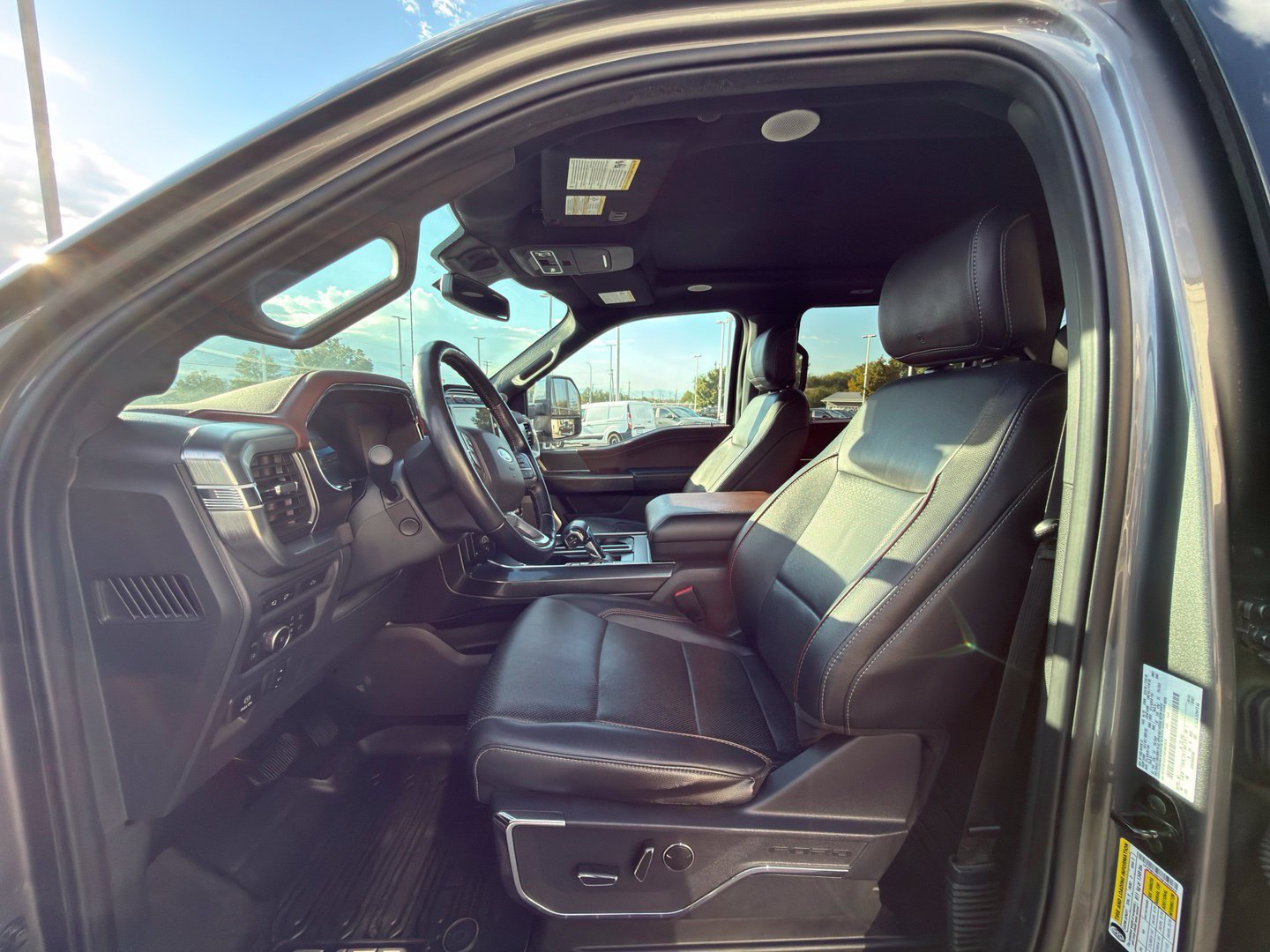 Used 2022 Ford F150 Lariat w/ Equipment Group 502A High AWD/4WD image 11