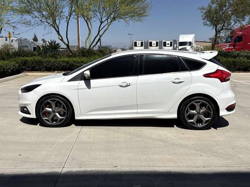 Used 2018 Ford Focus ST FWD image 6
