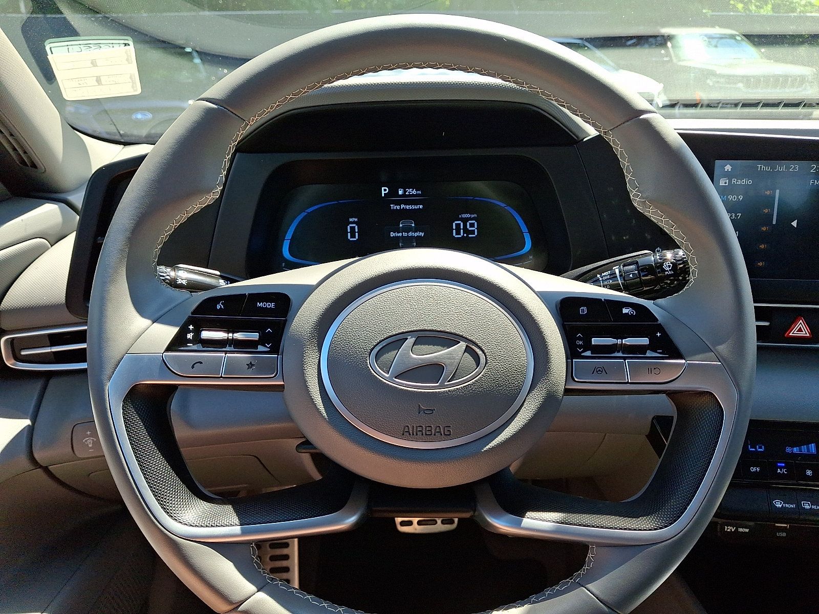 Certified 2025 Hyundai Elantra Sport FWD image 18