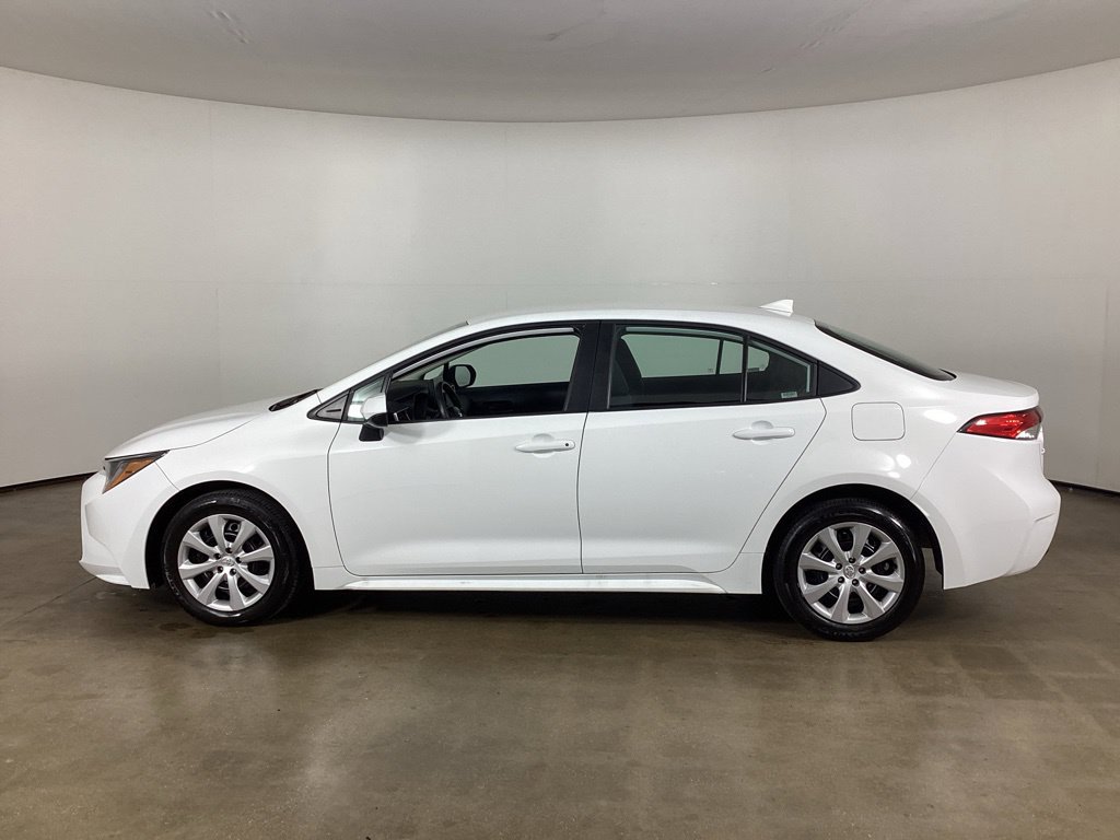 Used 2025 Toyota Corolla LE FWD image 8