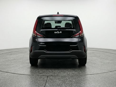 Used 2025 Kia Soul LX w/ LX Technology Package FWD image 7