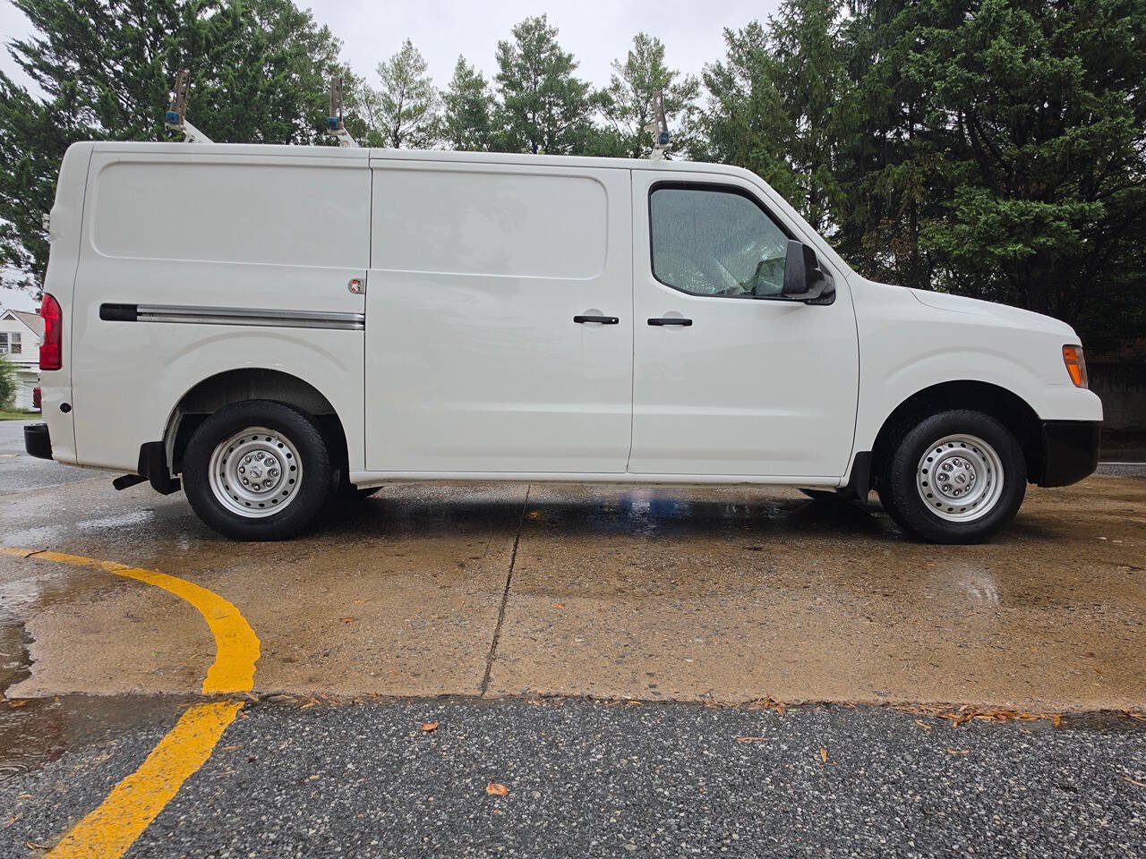 Used 2018 Nissan NV 1500 S RWD image 3