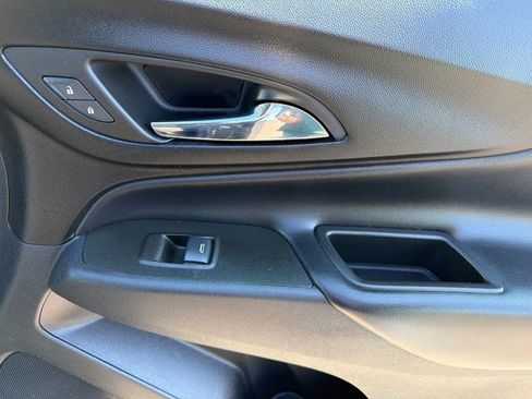 Used 2023 Chevrolet Equinox LT AWD/4WD image 17