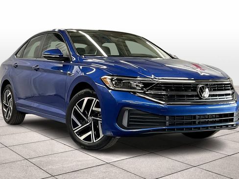 Used 2024 Volkswagen Jetta SEL image 2