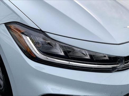 Certified 2025 Volkswagen Jetta SE FWD image 10