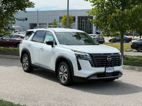 New 2026 Nissan Pathfinder SL AWD/4WD image 3