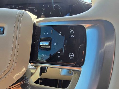 Used 2023 Land Rover Range Rover SE image 34