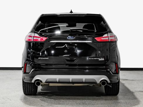 Used 2019 Ford Edge Titanium w/ Equipment Group 301A FWD image 7