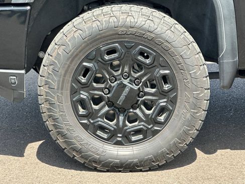 Used 2022 GMC Sierra 3500 AT4 w/ AT4 Preferred Package AWD/4WD image 25