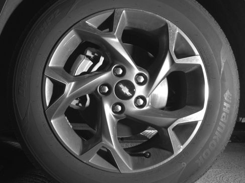 Used 2025 Chevrolet Trax LT FWD image 12