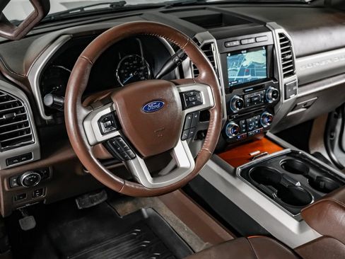 Used 2017 Ford F350 King Ranch w/ King Ranch Ultimate Package AWD/4WD image 15