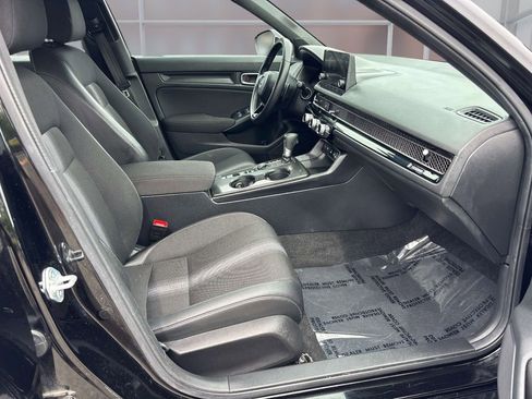 Used 2025 Honda Civic Sport image 16