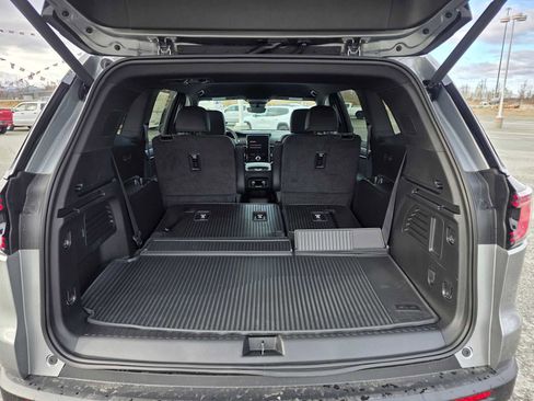 New 2026 GMC Acadia AT4 w/ Luxury Package AWD/4WD image 14