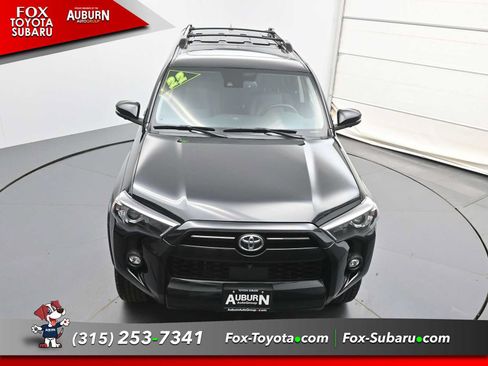 Used 2022 Toyota 4Runner SR5 Premium w/ Moonroof Package AWD/4WD image 33