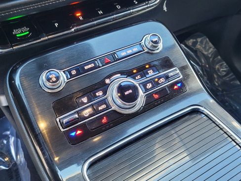 Used 2023 Lincoln Nautilus FWD w/ Premium Package image 25