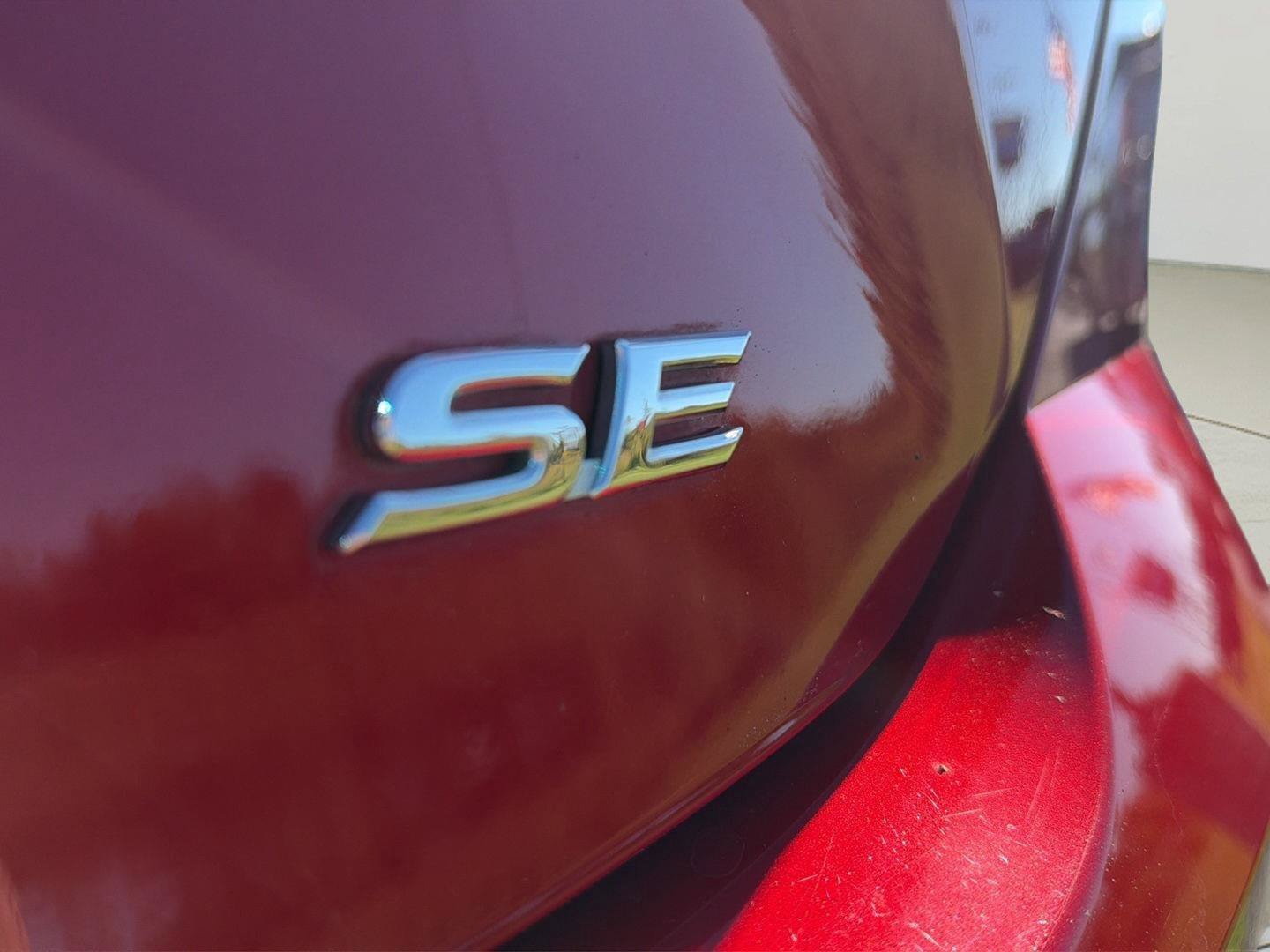 Used 2025 Toyota Camry SE FWD image 11