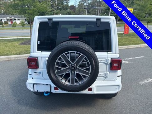 Used 2022 Jeep Wrangler Unlimited Sahara image 4