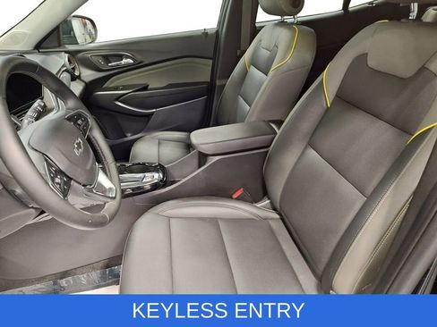 Used 2024 Chevrolet Trax ACTIV w/ Sunroof Package image 14