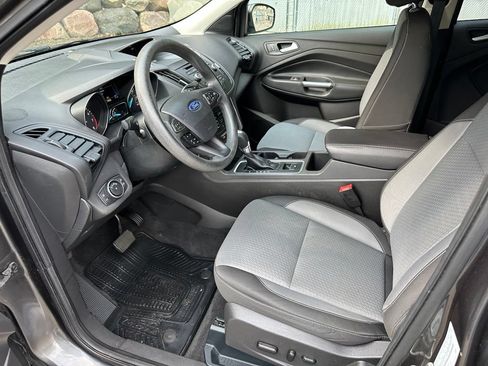 Used 2017 Ford Escape SE w/ SE Cold Weather Package AWD/4WD image 10
