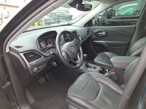 Used 2021 Jeep Cherokee Latitude Lux w/ Sun & Sound Group AWD/4WD image 4