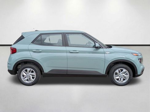 New 2026 Hyundai Venue SE FWD image 4