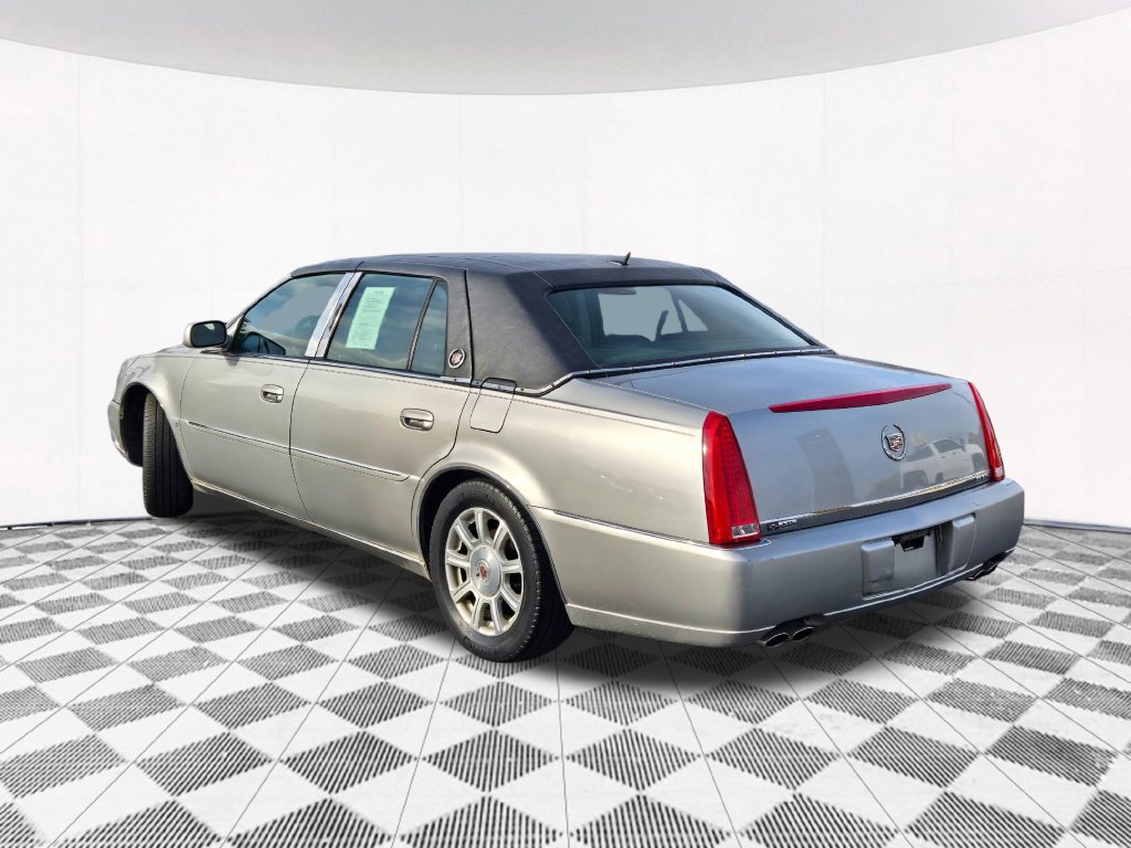 Used 2008 Cadillac DTS FWD image 20