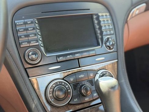 Used 2007 Mercedes-Benz SL 550 image 16