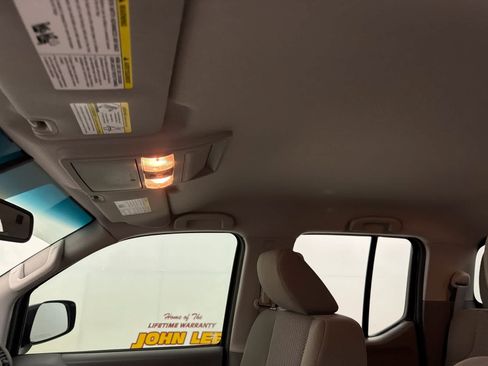 Used 2018 Nissan Frontier SV w/ Value Truck Package RWD image 15
