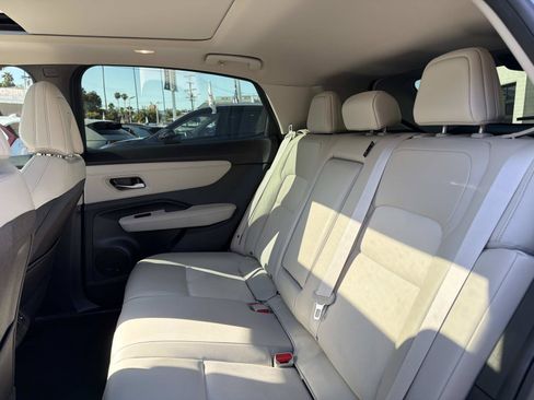 Used 2024 Nissan Ariya FWD image 14