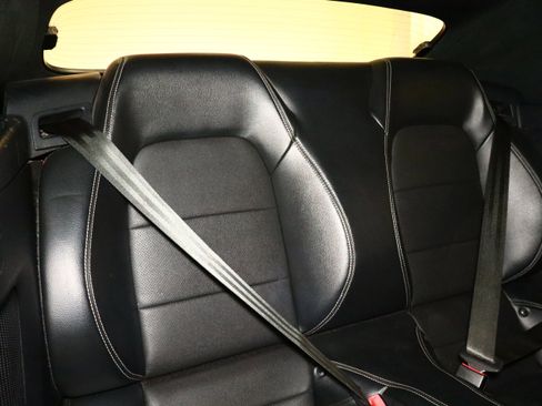 Used 2019 Ford Mustang Premium image 19