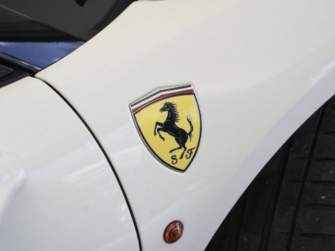 Used 2017 Ferrari 488 Spider RWD image 5