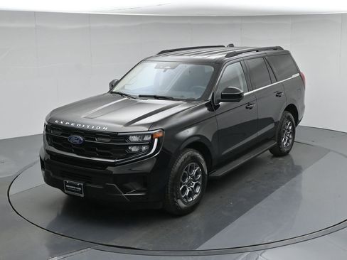Certified 2025 Ford Expedition Active AWD/4WD image 41