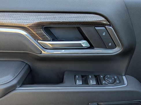 Used 2025 Chevrolet Silverado 2500 LT w/ Trail Boss Package image 15