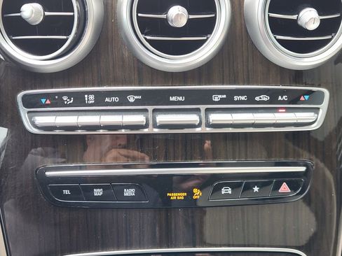 Used 2020 Mercedes-Benz GLC 300 image 18