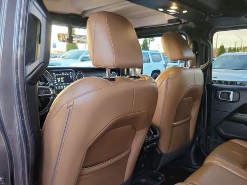 Used 2021 Jeep Gladiator Overland w/ Popular Equipment Package image 10