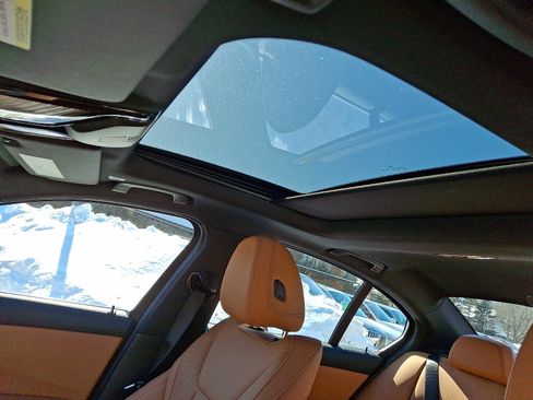 Used 2025 BMW 330i xDrive Sedan w/ M Sport Package image 14