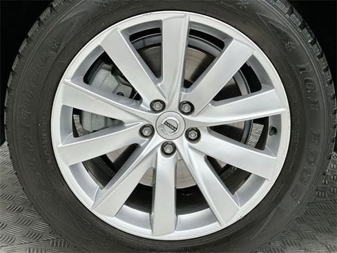 Used 2018 Volvo XC90 T6 Momentum w/ Convenience Package image 10